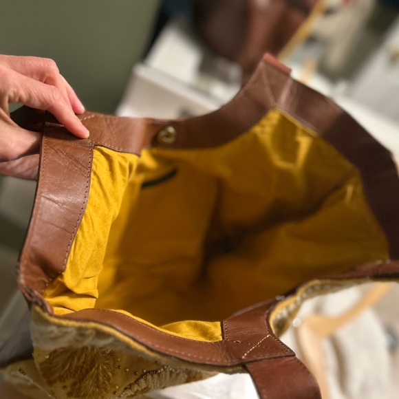 BRAND NEW ANTHRO Large Embroidered Leather Tote - Picture 3 of 4